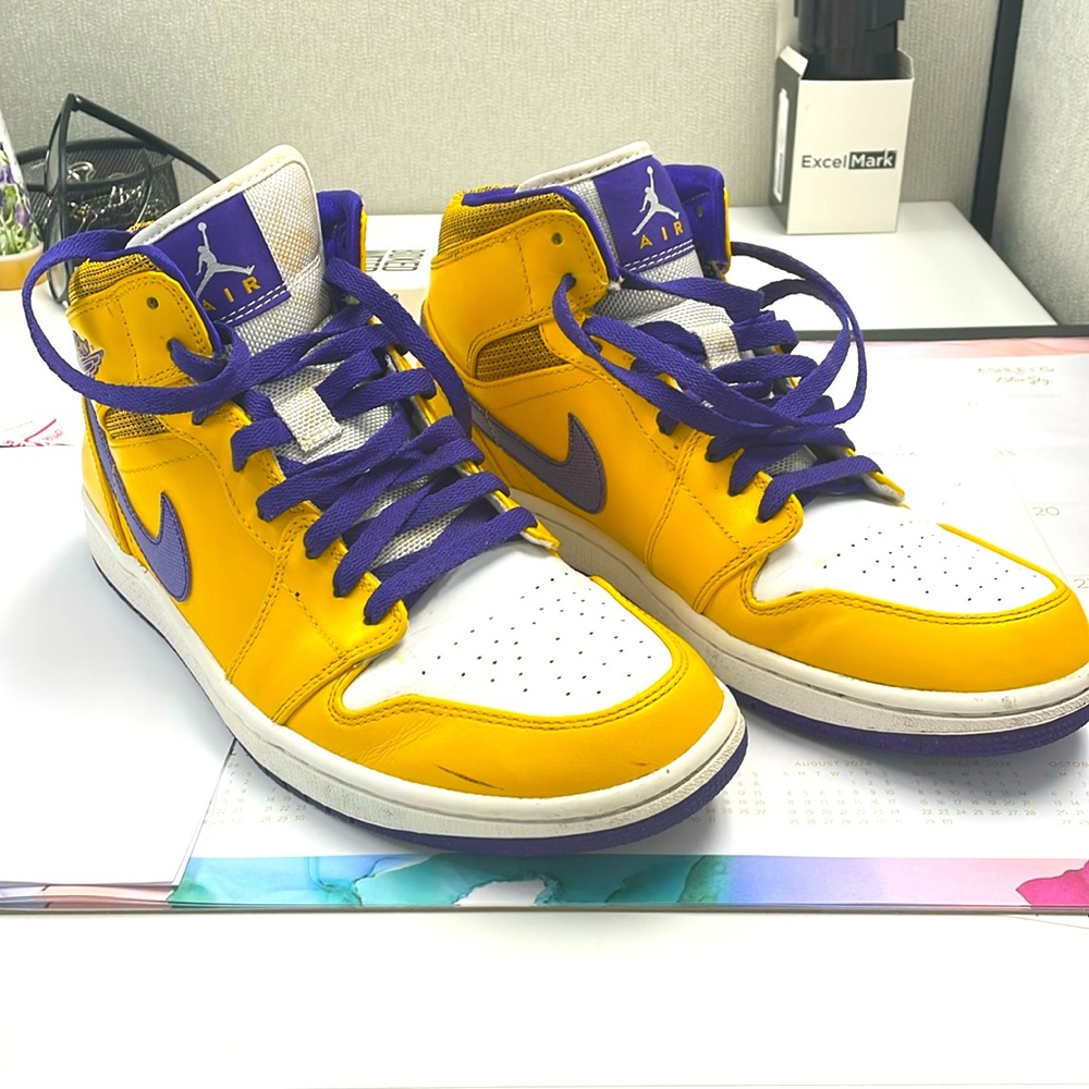 Mens Air Jordan Laker sneakers. Worn limited times  like new